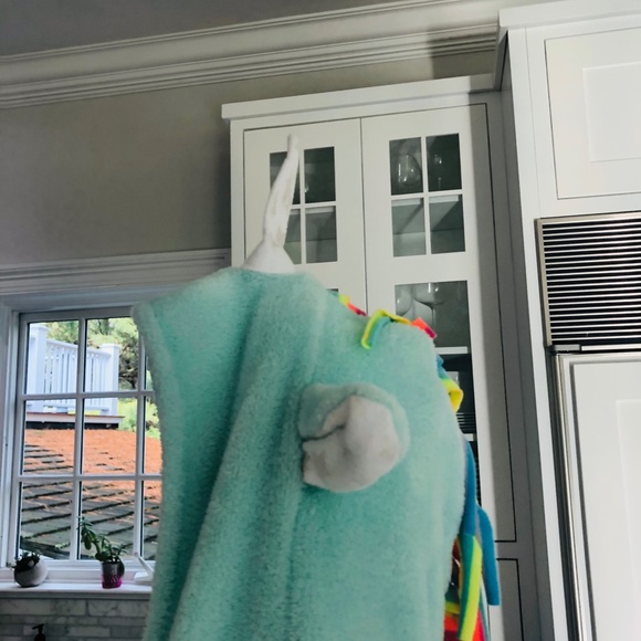 Kids Unicorn Robe - Picture 3 of 5